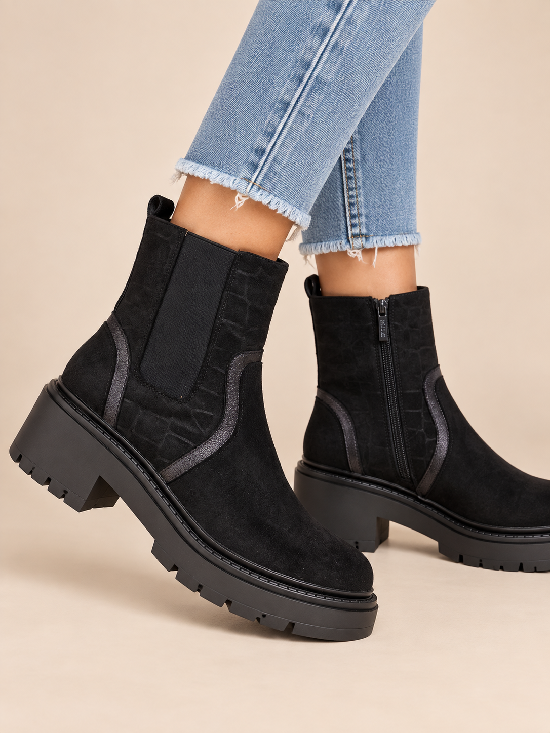 Bottines femme noires à semelle crantée
