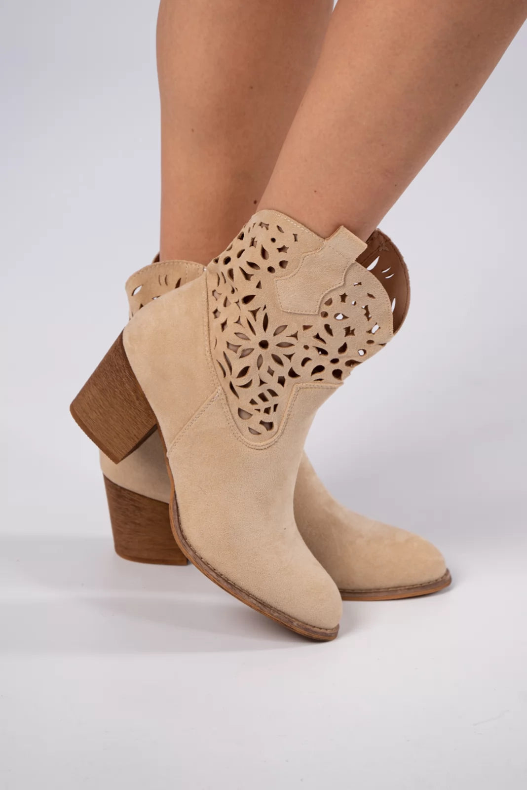 BOTTINES santiags femmes empiècement ajourés GINA BEIGE