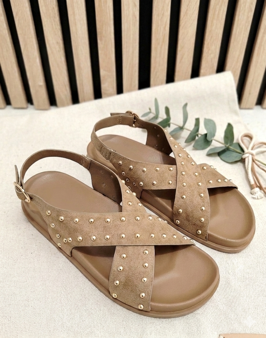 Sandales Taupe – L'Élégance Naturelle à perle dorée
