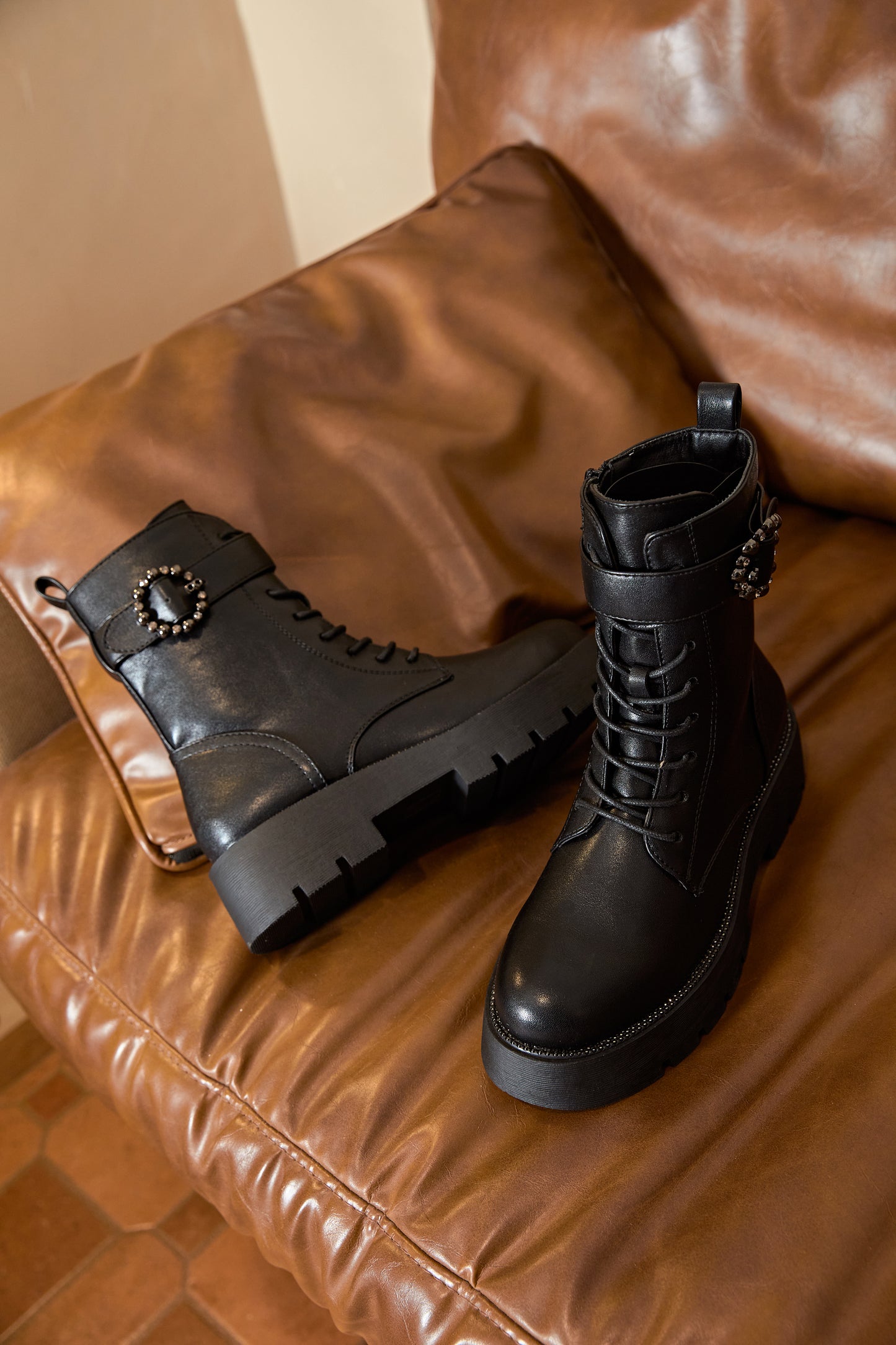 BOTTINES femmes plates ANNA NOIRE