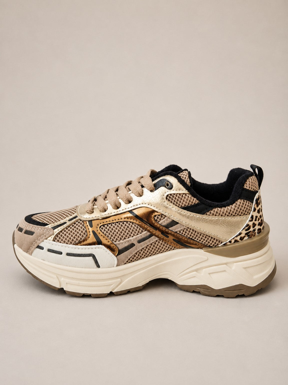 Baskets femme beige et doré avec détail léopard - vue latérale