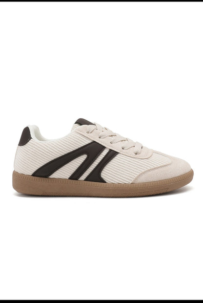 Baskets femme beige et noir à semelle gomme - vue de profil