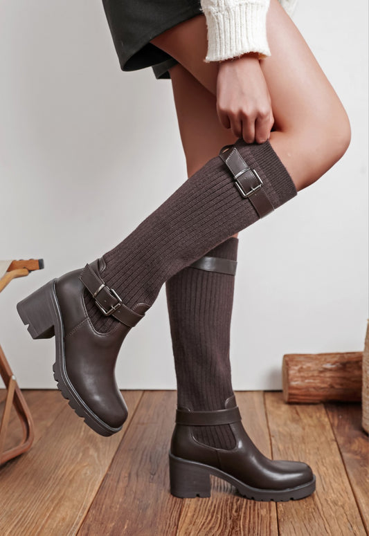 Bottes femme marron bi-matière à boucles portées – BellaChaussures