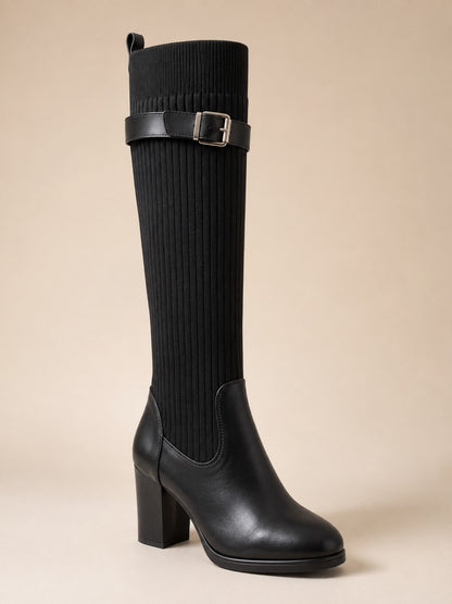 Botte femme noire haute en maille avec boucle vue de face