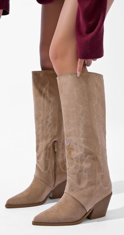 Bottes santiags femme en suédine taupe portées