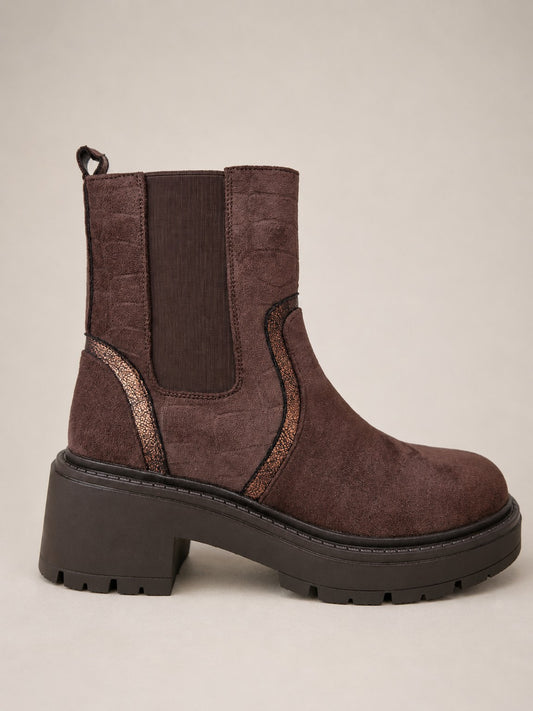 Bottines femme marron chocolat à semelle crantée et empiècement élastique