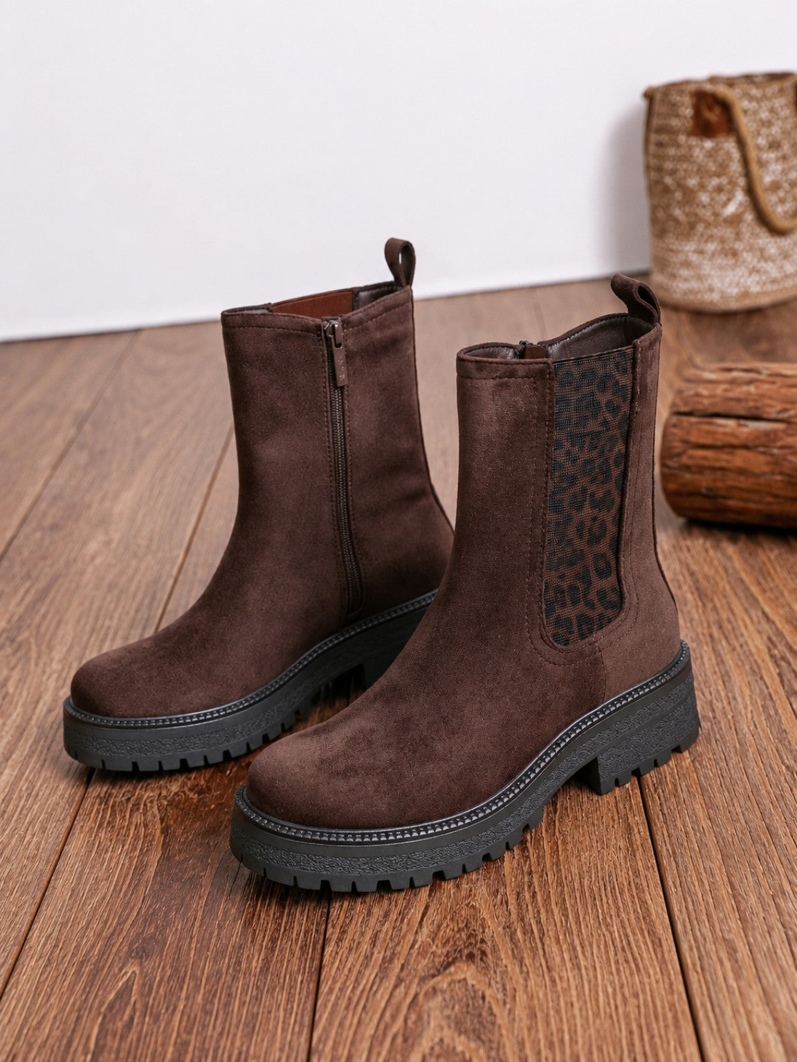 Bottines femme marron avec empiècement léopard et semelle crantée
