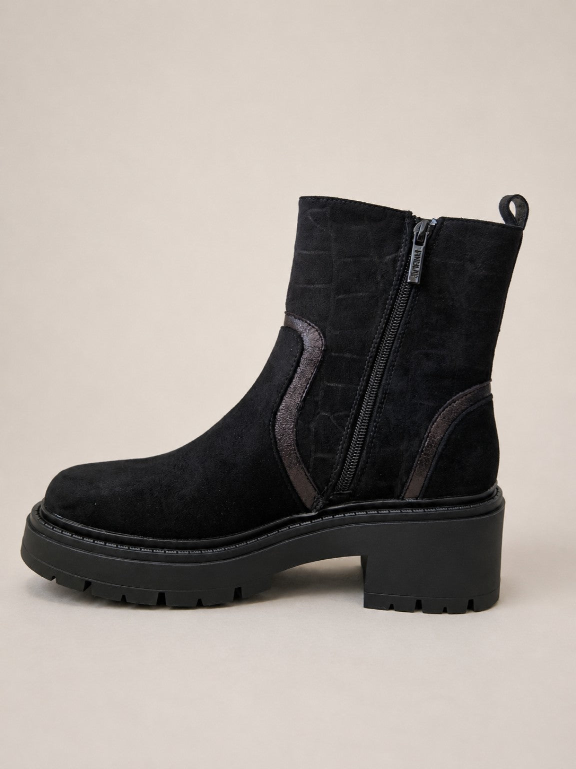 Bottines femme noires à semelle crantée - vue intérieure avec fermeture zippée