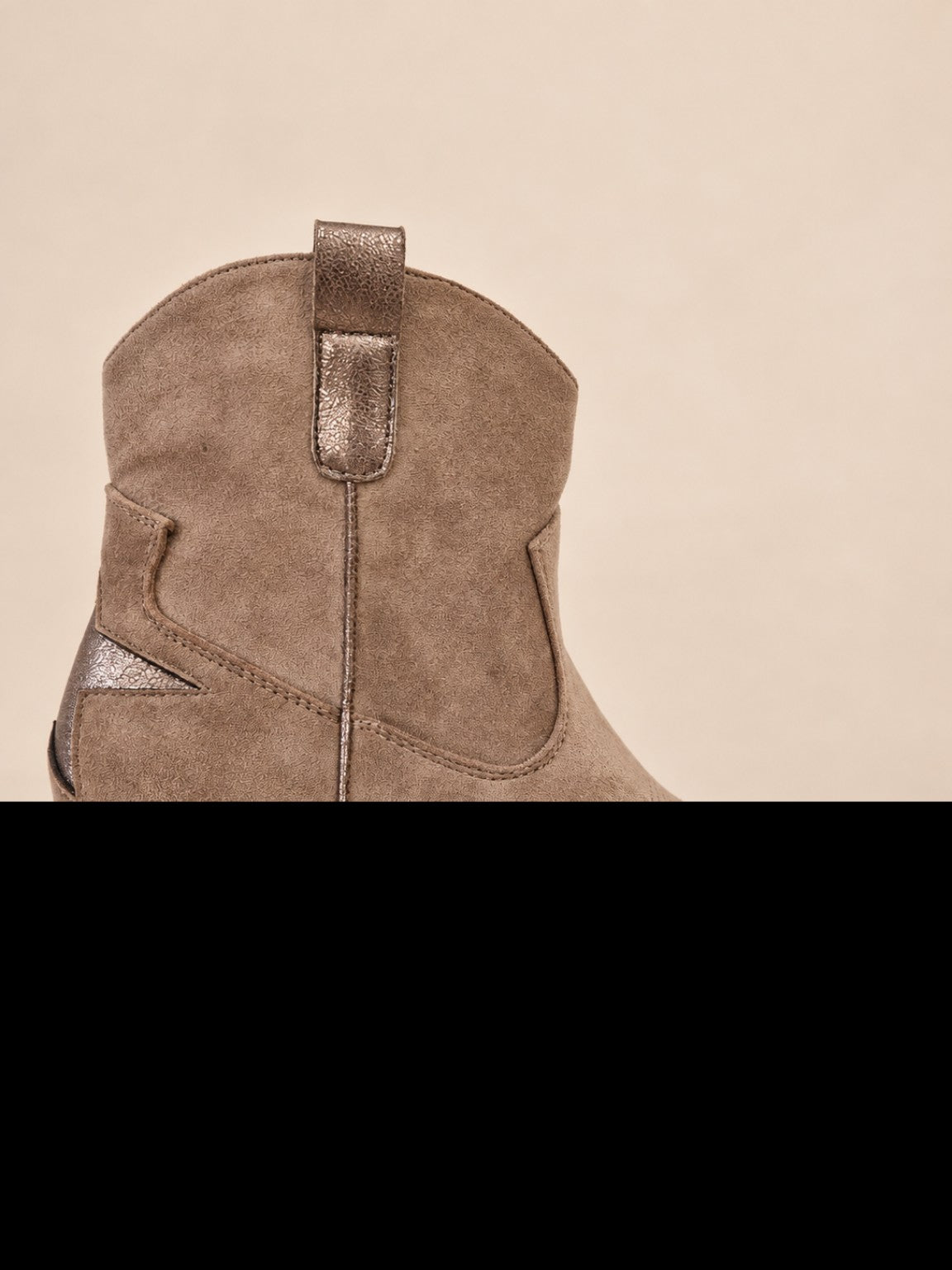 Bottines santiags femme beige taupe - détail finition métallisée