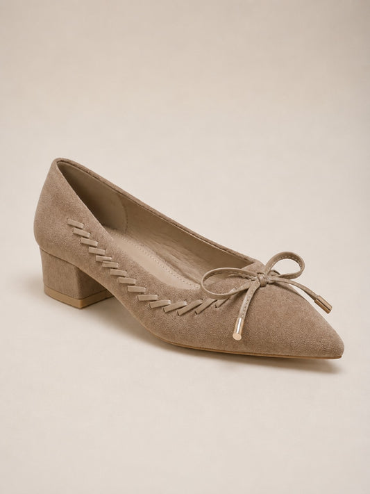 Escarpins femme beige à petit talon et nœud - vue trois quarts