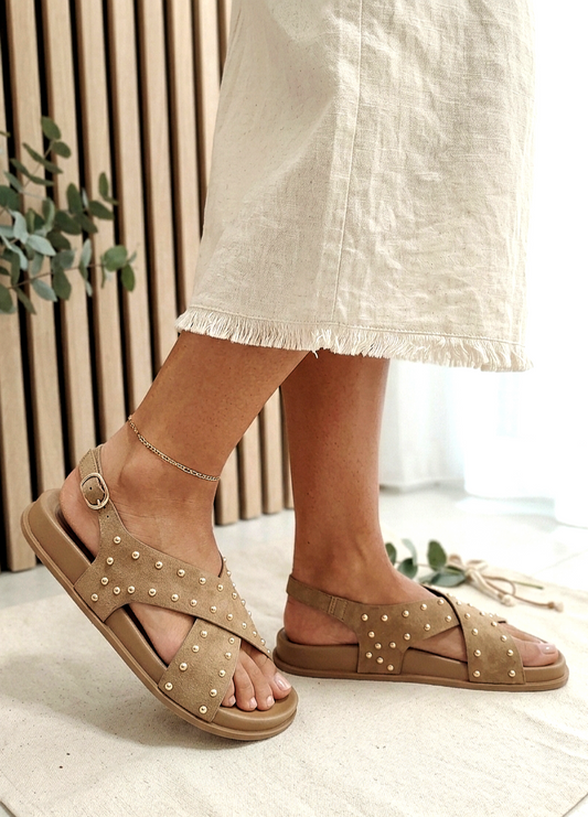 Sandales Taupe – L'Élégance Naturelle à perle dorée